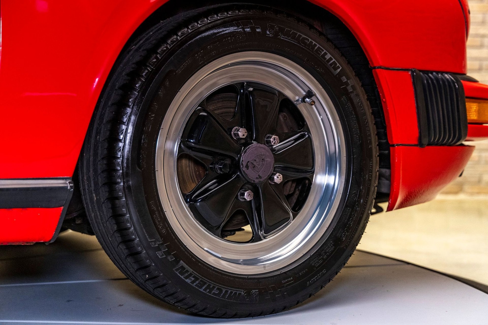 Porsche-911-Carrera-1984-Other-18