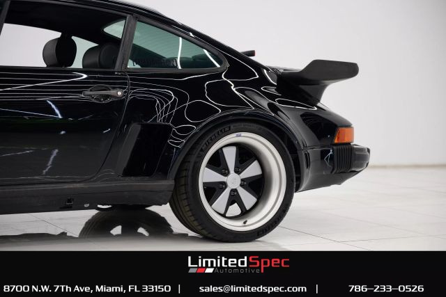 Porsche-911-EV-1986-Coupe-15