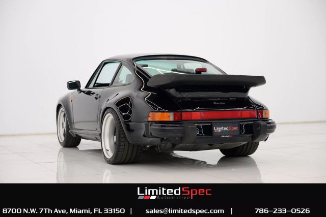 Porsche-911-EV-1986-Coupe-18