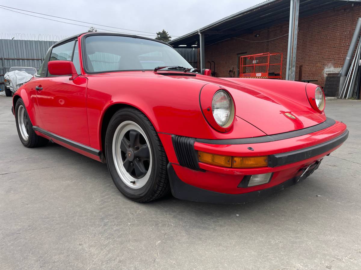 Porsche-911-carrera-1986-2