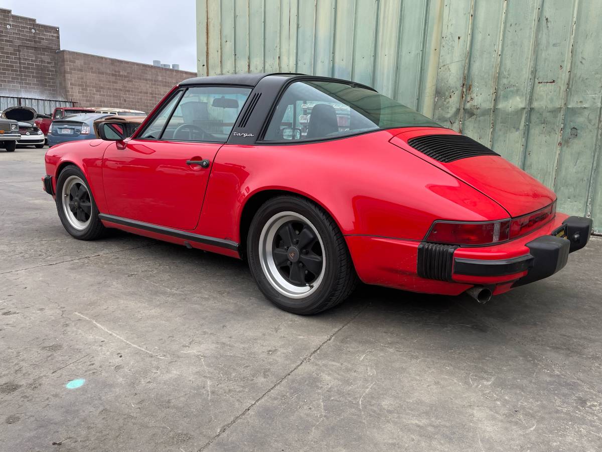 Porsche-911-carrera-1986-3