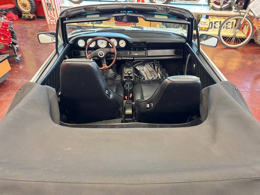 Porsche-911-factory-wide-body-1987-white-13