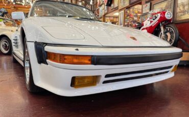 Porsche-911-factory-wide-body-1987-white-19