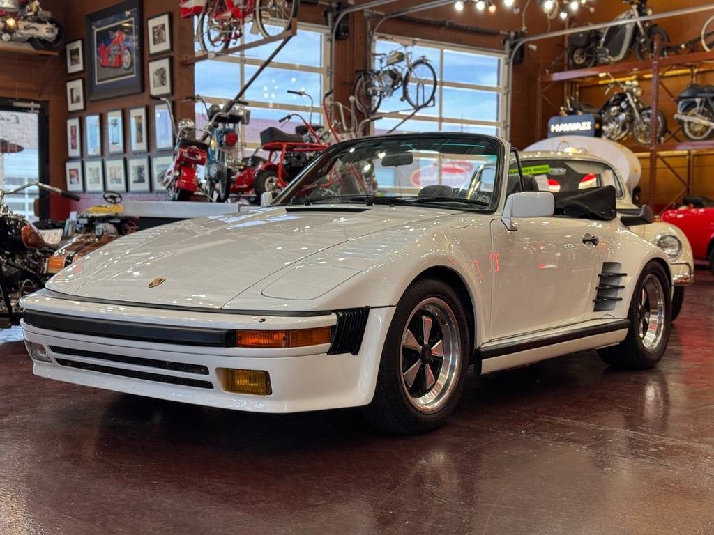 Porsche-911-factory-wide-body-1987-white-22