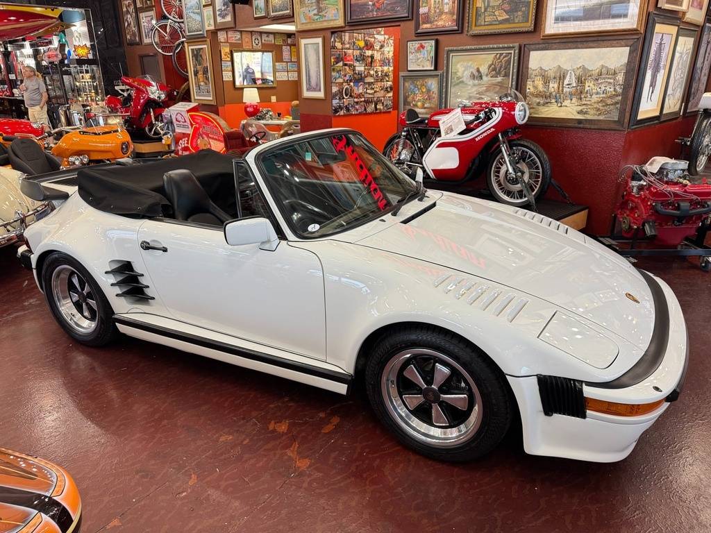 Porsche-911-factory-wide-body-1987-white-3