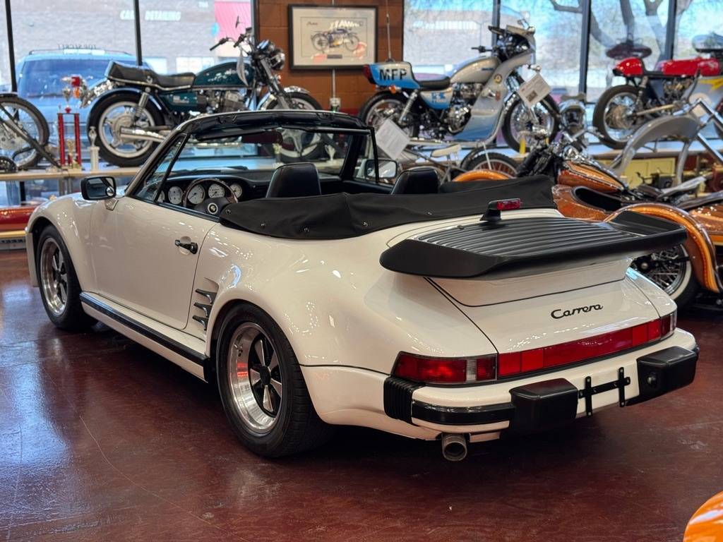 Porsche-911-factory-wide-body-1987-white-7