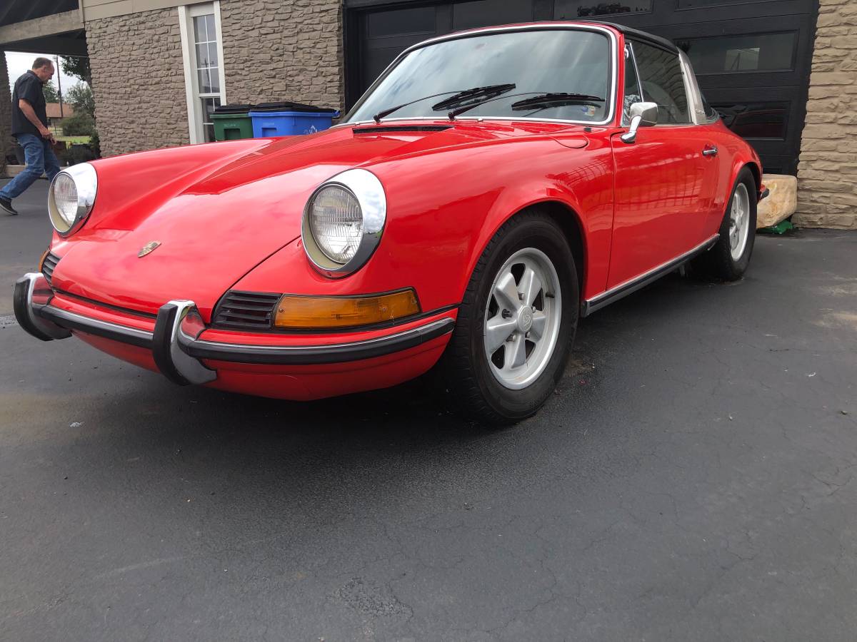 Porsche 911 targa  1973 red