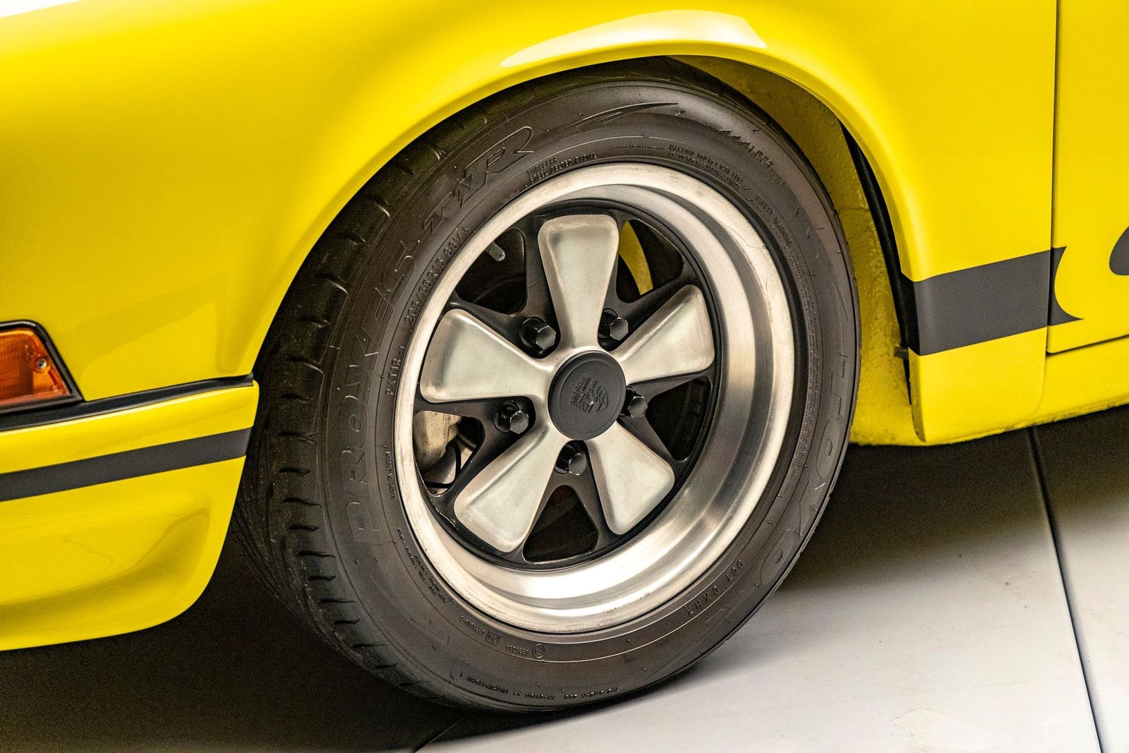 Porsche-911S-1973-Coupe-14