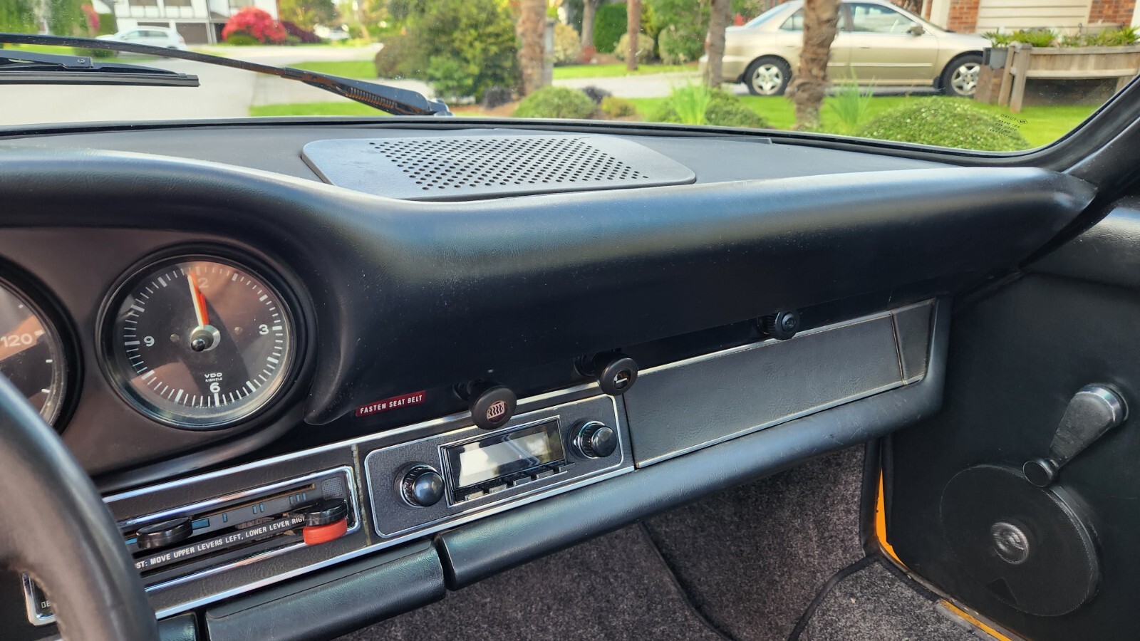 Porsche-911t-1973-Coupe-18