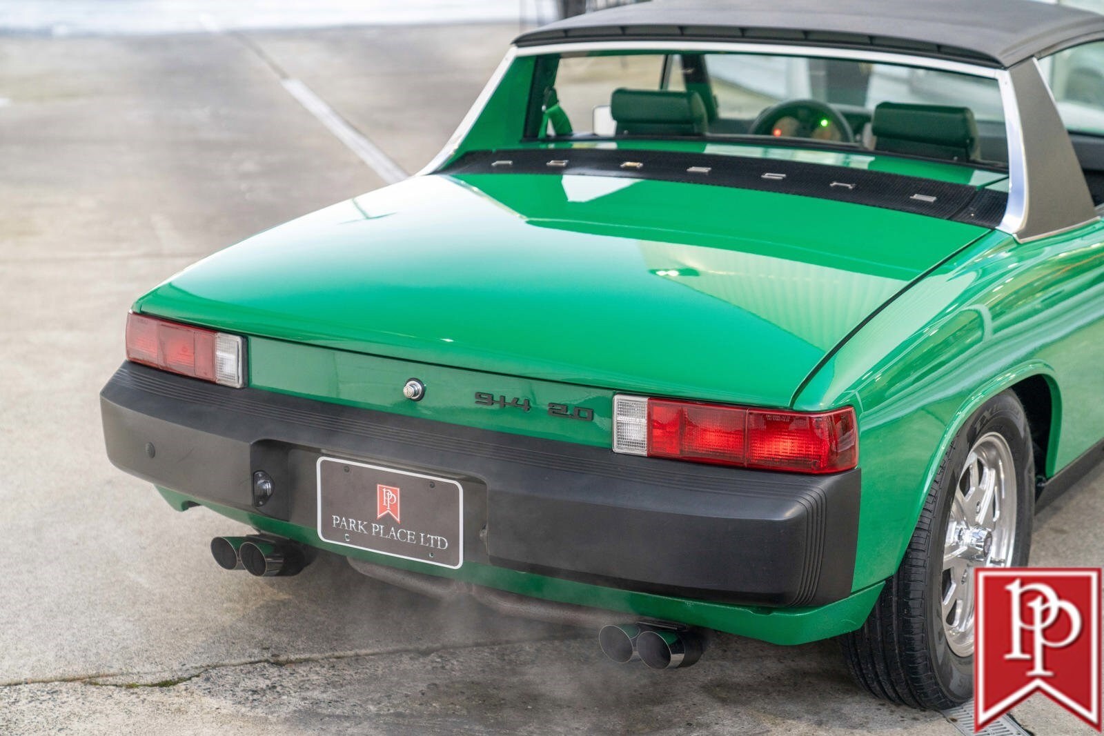 Porsche-914-1975-Coupe-17