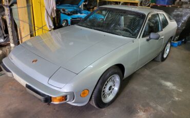 Porsche-924-1977-Fastback-3