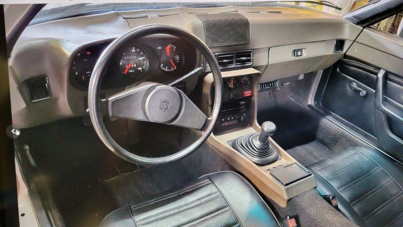 Porsche-924-1977-Fastback-4