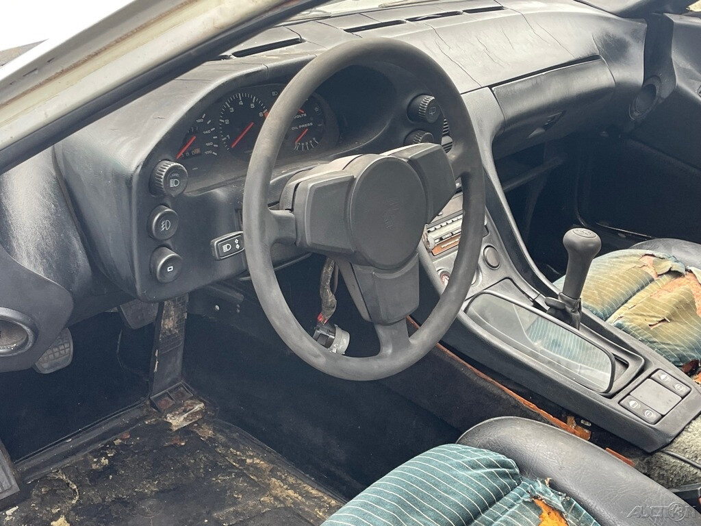Porsche-928-1978-Coupe-10