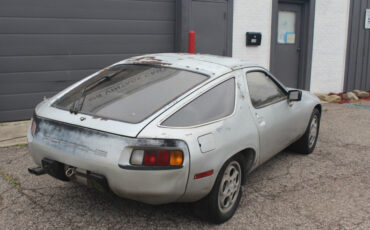 Porsche-928-1978-Coupe-2