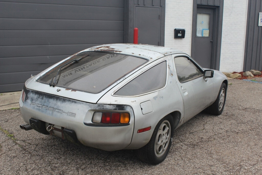 Porsche-928-1978-Coupe-2