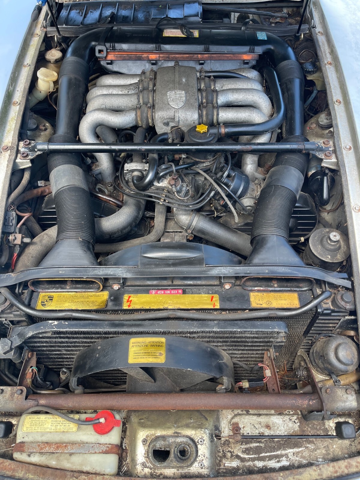 Porsche-928-1978-Coupe-25