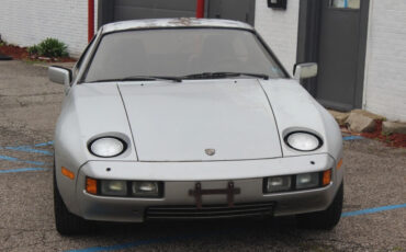 Porsche-928-1978-Coupe-4