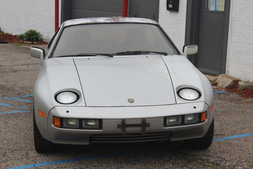 Porsche-928-1978-Coupe-4