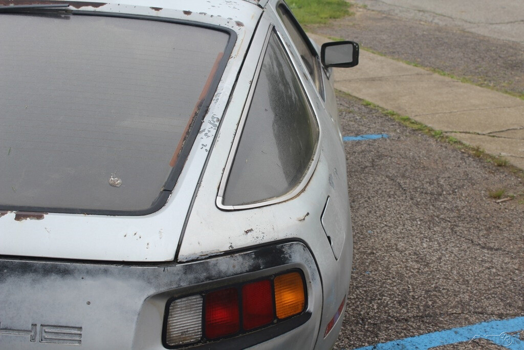 Porsche-928-1978-Coupe-6