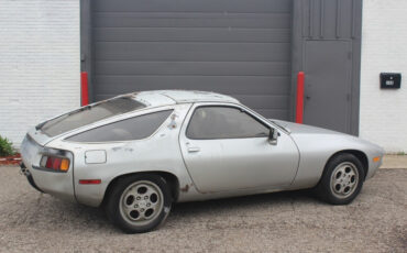 Porsche-928-1978-Coupe-8