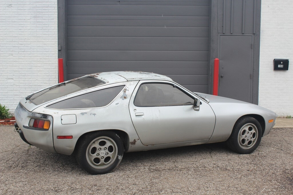 Porsche-928-1978-Coupe-8