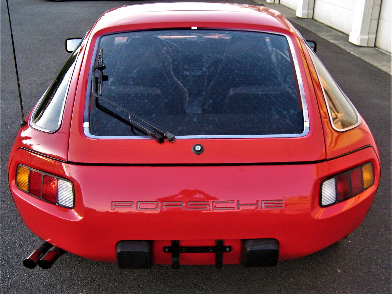 Porsche-928-1982-Coupe-12