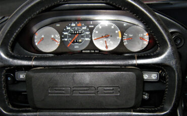 Porsche-928-1982-Coupe-16