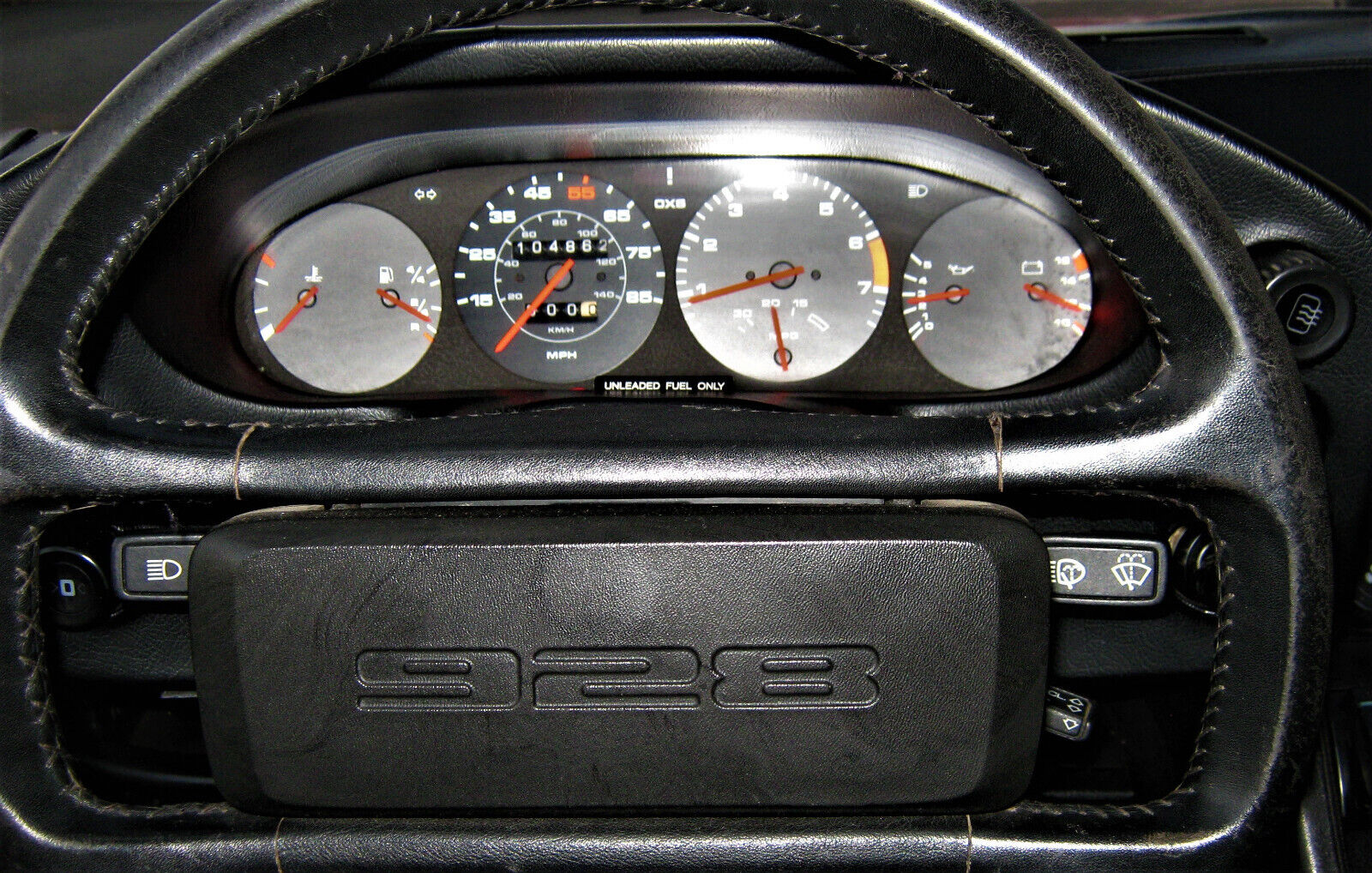 Porsche-928-1982-Coupe-16