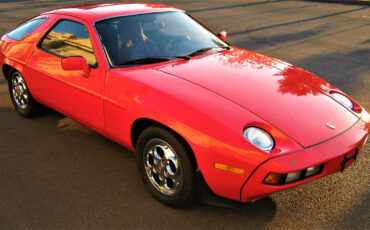Porsche-928-1982-Coupe-2