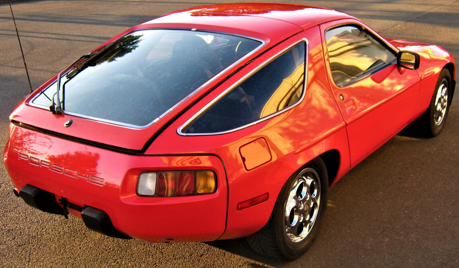 Porsche-928-1982-Coupe-3