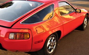 Porsche-928-1982-Coupe-4