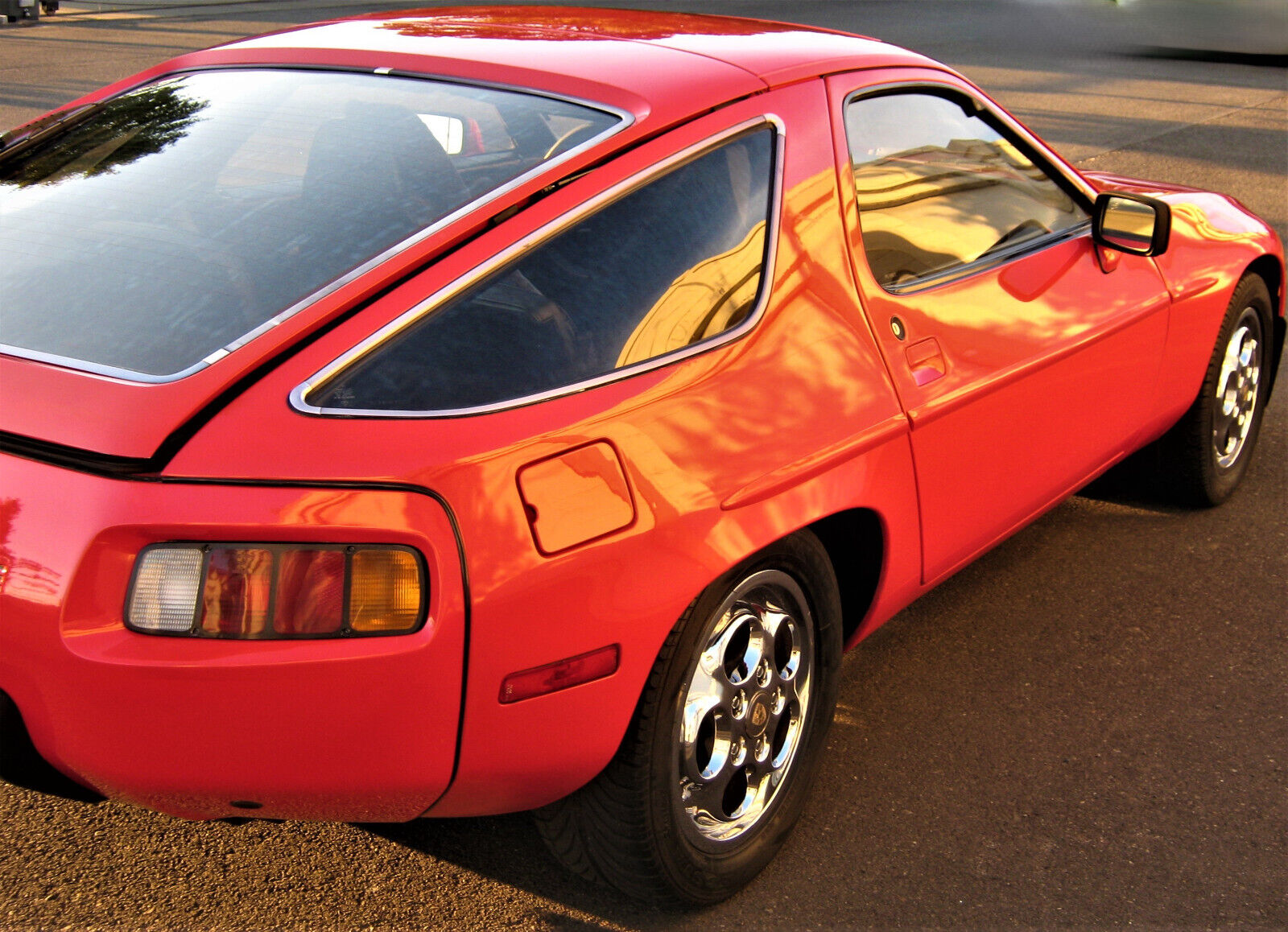 Porsche-928-1982-Coupe-4