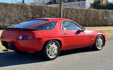 Porsche-928-1984-Coupe-13