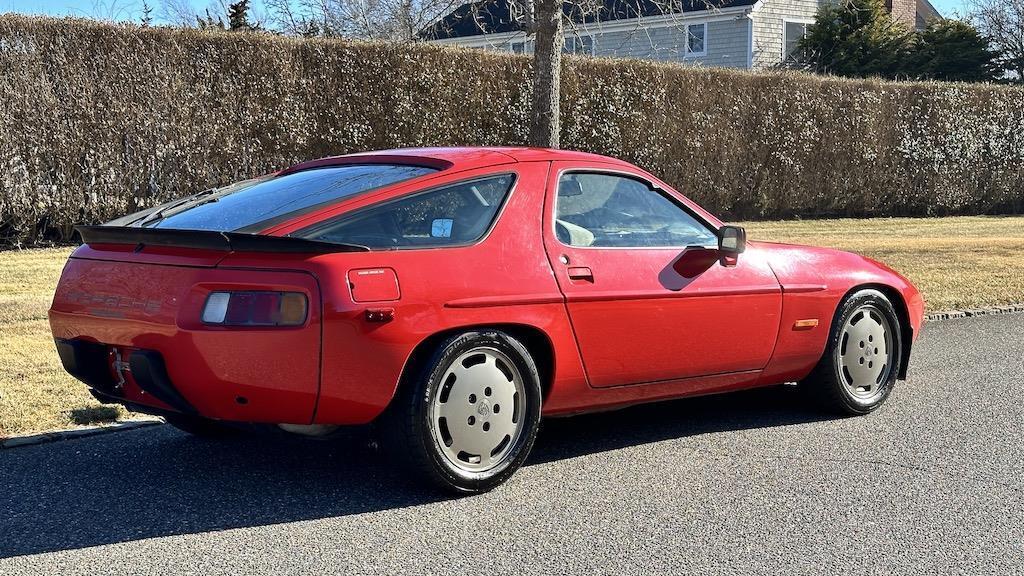Porsche-928-1984-Coupe-13