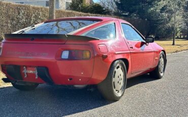 Porsche-928-1984-Coupe-14