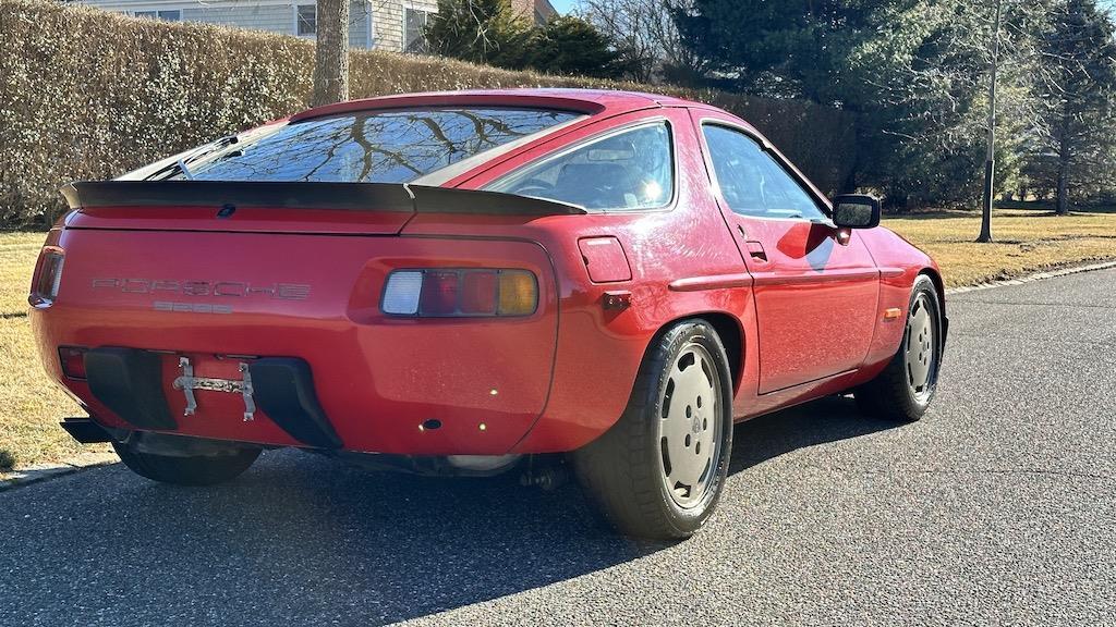 Porsche-928-1984-Coupe-14