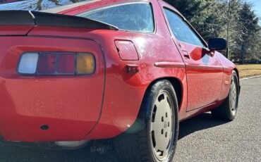 Porsche-928-1984-Coupe-16