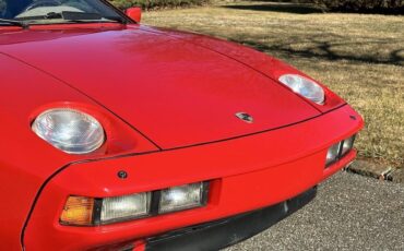 Porsche-928-1984-Coupe-17