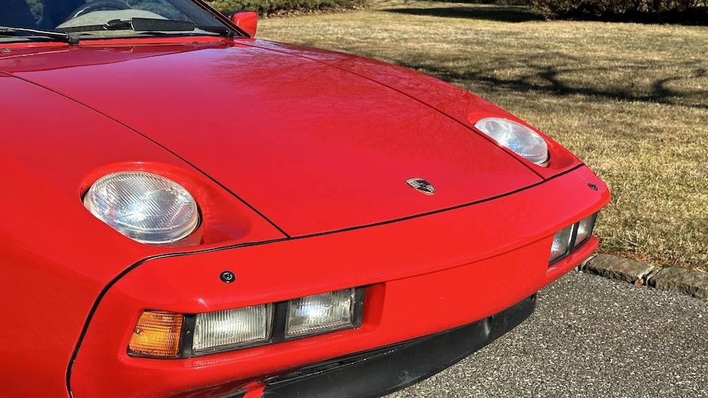 Porsche-928-1984-Coupe-17