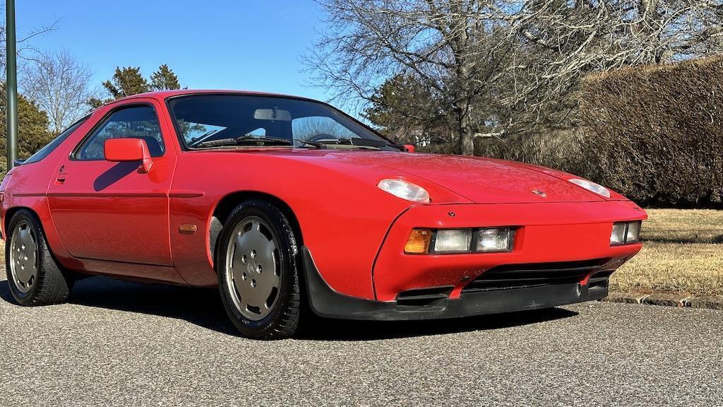Porsche-928-1984-Coupe-18