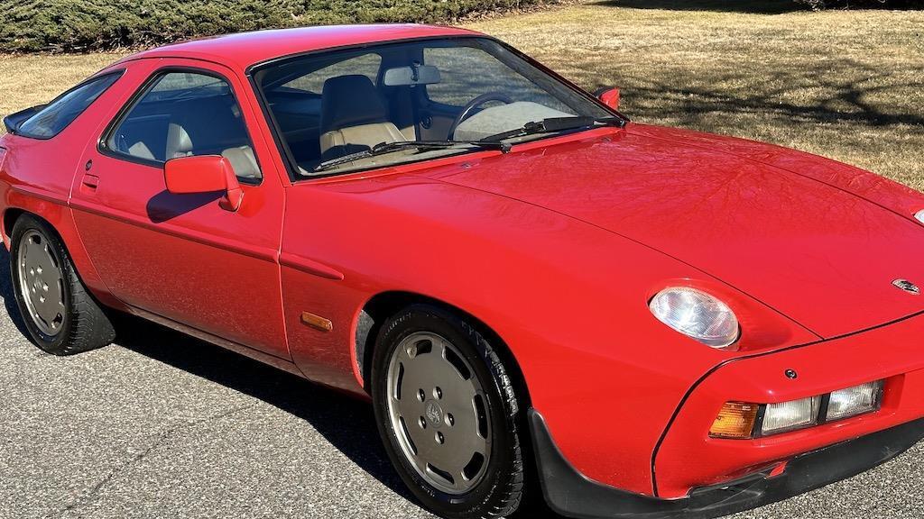 Porsche-928-1984-Coupe-21