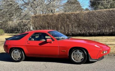Porsche-928-1984-Coupe-23