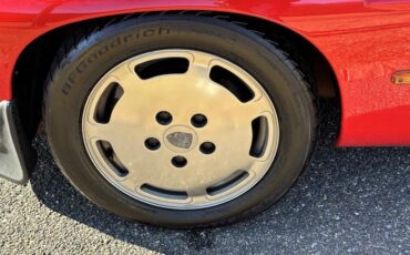 Porsche-928-1984-Coupe-26