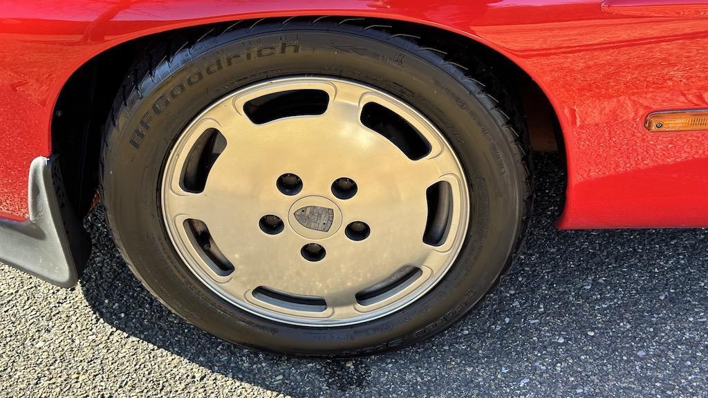 Porsche-928-1984-Coupe-26