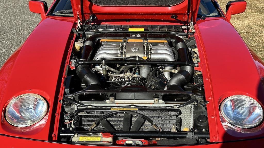 Porsche-928-1984-Coupe-28