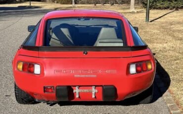 Porsche-928-1984-Coupe-36