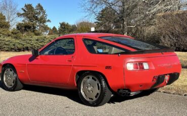 Porsche-928-1984-Coupe-39