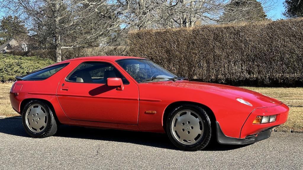 Porsche-928-1984-Coupe-9