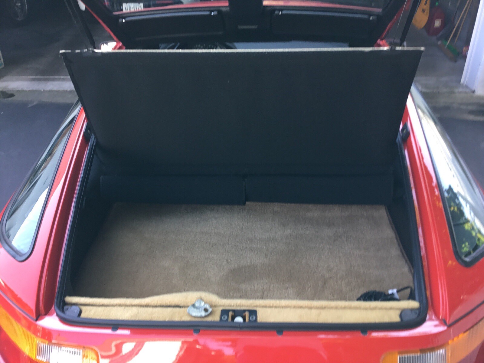 Porsche-928-1988-Coupe-10