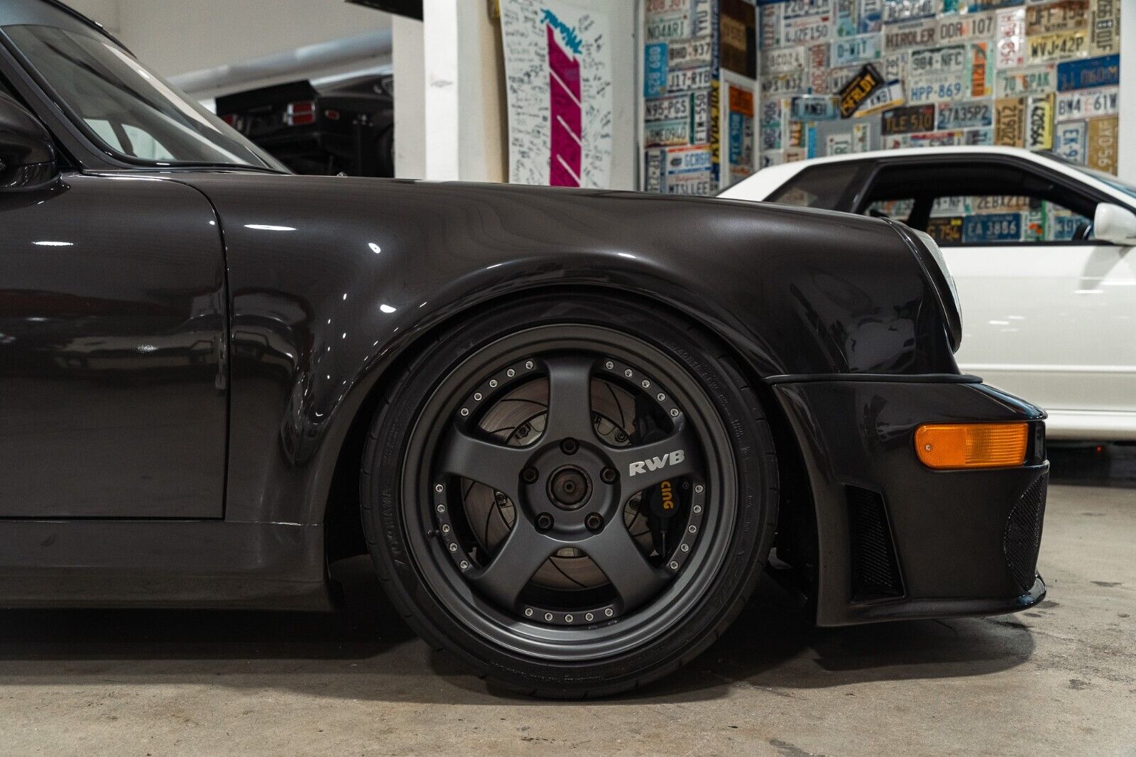 Porsche-930-1977-Coupe-12
